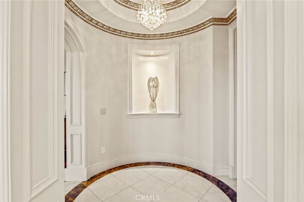 Chandelier, Interior