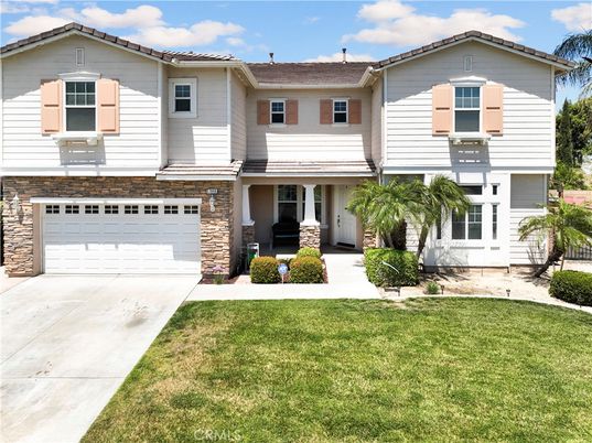 Attached, Exterior, Facade, Mediterranean