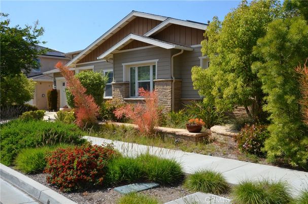 Exterior, Facade, Brick Facade, American Craftsman