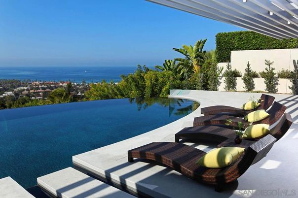 Exterior, Pool, Water