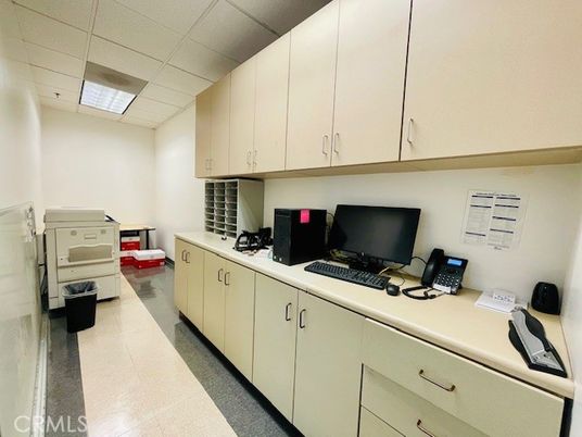 Home Office, Interior