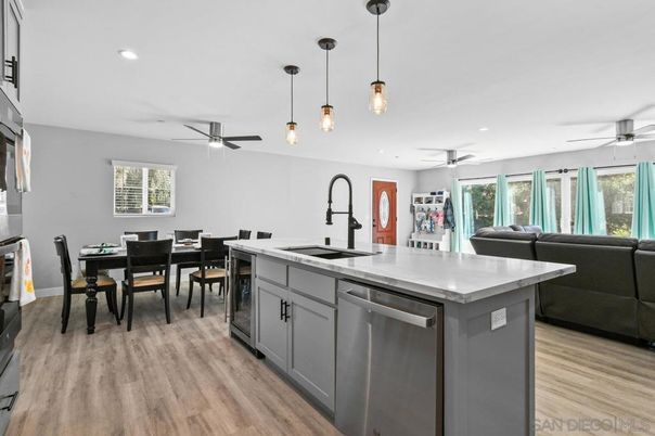 Dining room, Interior, Kitchen, Pendant Lights, Recessed Lighting, Wood Texture Flooring