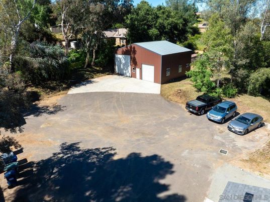 Detached Garage, Exterior