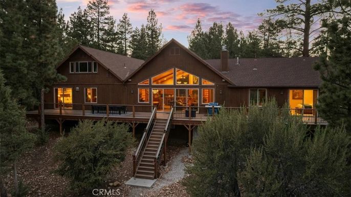 Backyard, Exterior, Facade, Log Home