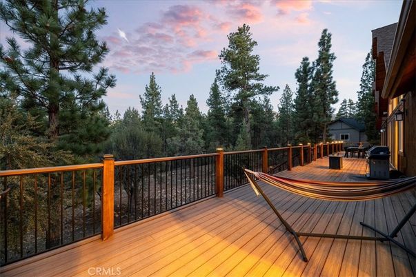 Exterior, Wood Texture Flooring