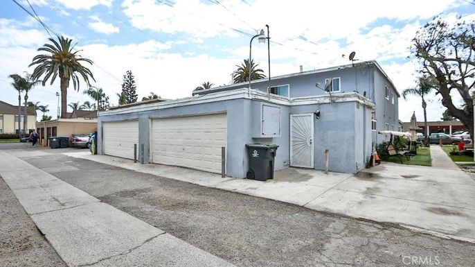 Detached Garage, Exterior
