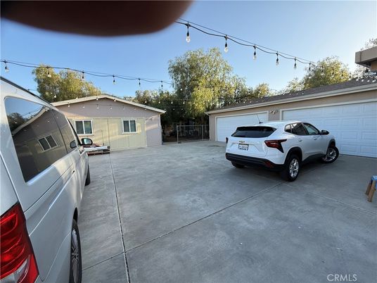 Detached Garage, Exterior