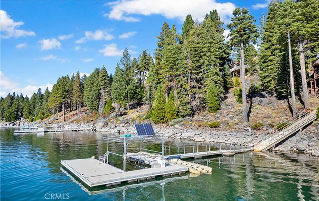 Exterior, Lake