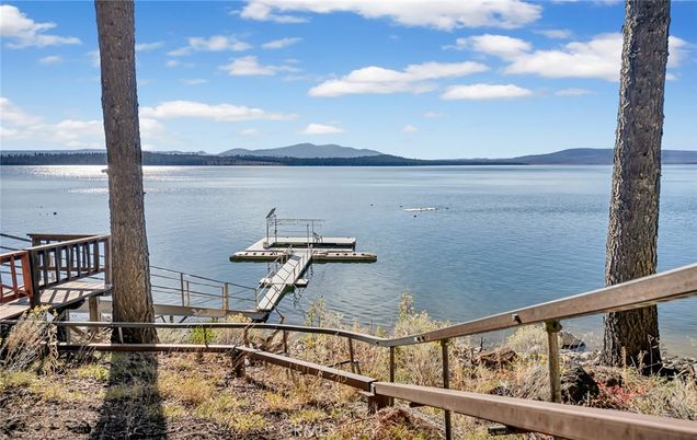 Exterior, Lake