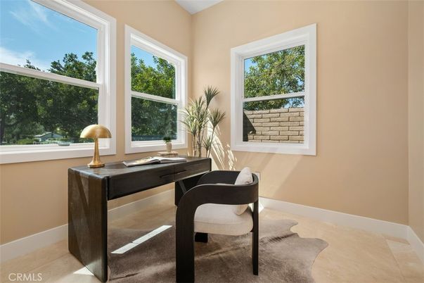 Home Office, Interior