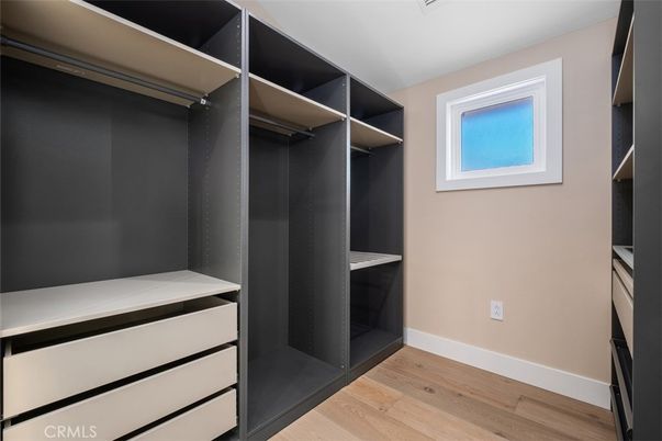 Interior, Walk-in Closets, Wood Texture Flooring
