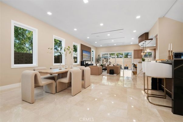 Dining room, Interior, Living room, Pendant Lights, Recessed Lighting