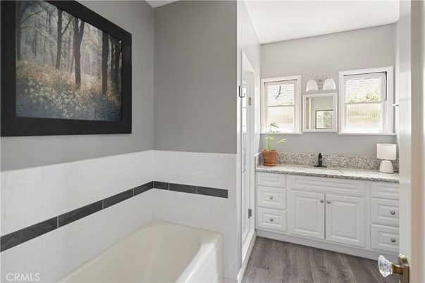 Bathroom, Interior, Pendant Lights, Wood Texture Flooring