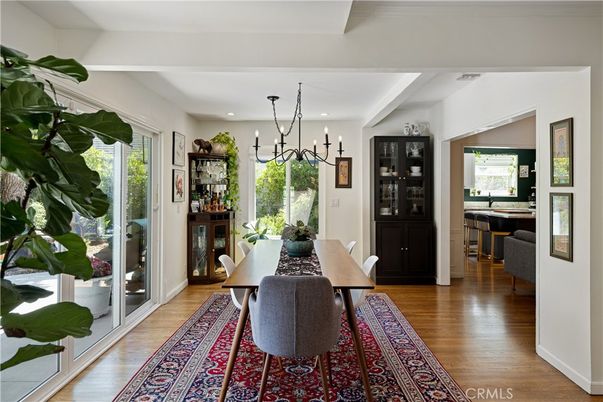 Chandelier, Dining room, Interior, Recessed Lighting, Wood Texture Flooring