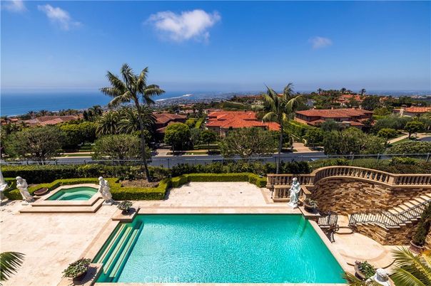 Exterior, Pool, Water