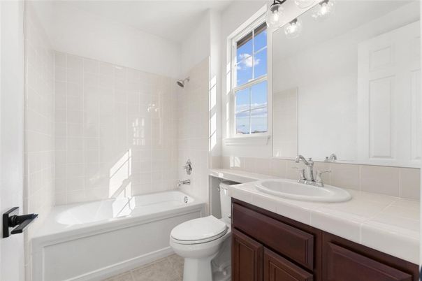 Bathroom, Interior, Tile Countertops