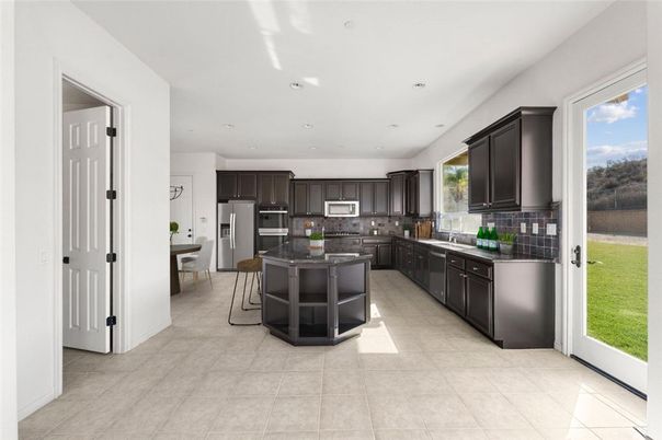 Dining room, Interior, Kitchen, Recessed Lighting, Stainless Steel Appliances
