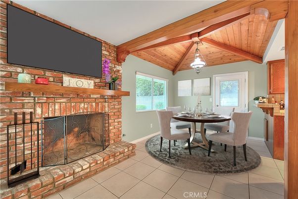 Dining room, Fireplace, Interior, Pendant Lights, Wooden Beams, Wooden Ceilings