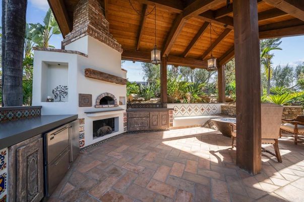 Exterior, Fireplace
