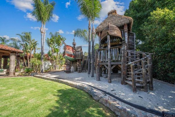 Backyard, Exterior, Playground
