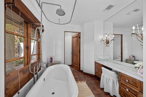 Bathroom, Free Standing Baths, Interior