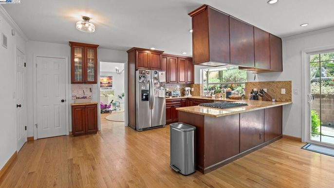 Interior, Kitchen, Recessed Lighting, Wood Texture Flooring