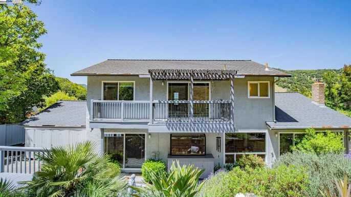 Backyard, Exterior, Facade, Mediterranean