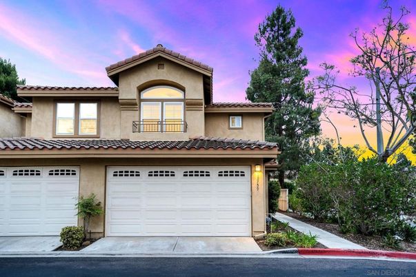 Attached, Exterior, Facade, Mediterranean