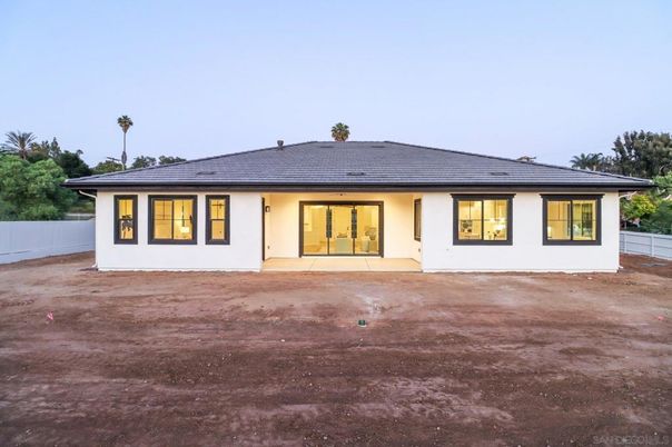 Backyard, Exterior, Facade, Ranch