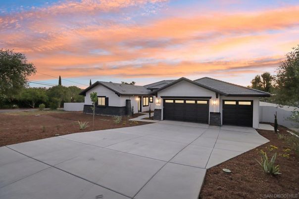 Attached, Backyard, Exterior, Facade, Modern