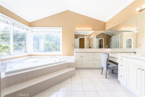 Bathroom, Dual Sink Vanities, Interior