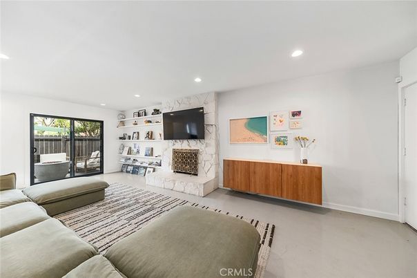 Fireplace, Interior, Living room, Recessed Lighting