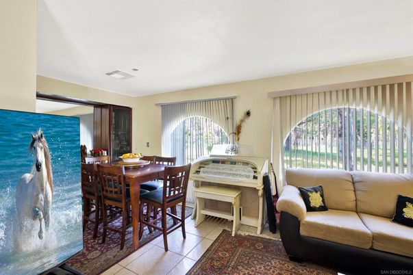 Dining room, Interior