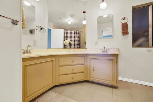Bathroom, Interior, Pendant Lights