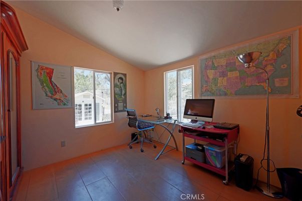 Home Office, Interior