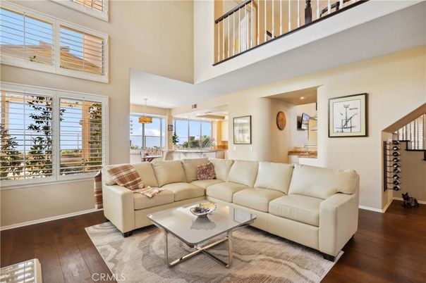 Dining room, Interior, Living room, Pendant Lights, Recessed Lighting, Wood Texture Flooring