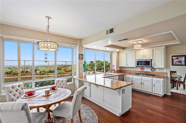Dining room, Interior, Kitchen, Pendant Lights, Recessed Lighting, Wood Texture Flooring