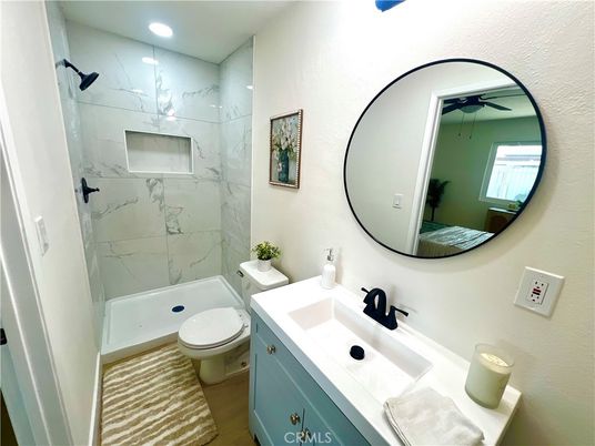 Bathroom, Interior, Marble Walls, Recessed Lighting