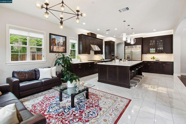 Interior, Kitchen, Living room, Pendant Lights, Recessed Lighting, Stainless Steel Appliances
