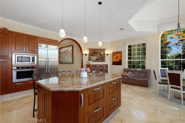 Dining room, Interior, Kitchen, Pendant Lights, Recessed Lighting, Stainless Steel Appliances