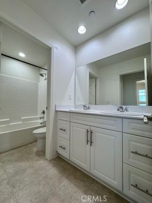 Bathroom, Dual Sink Vanities, Interior, Recessed Lighting