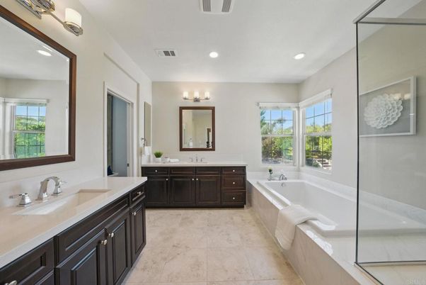 Bathroom, Dual Sink Vanities, Interior, Recessed Lighting