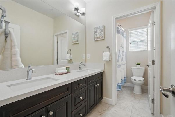 Bathroom, Dual Sink Vanities, Interior