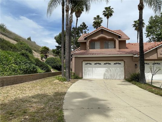 Attached, Exterior, Facade, Mediterranean