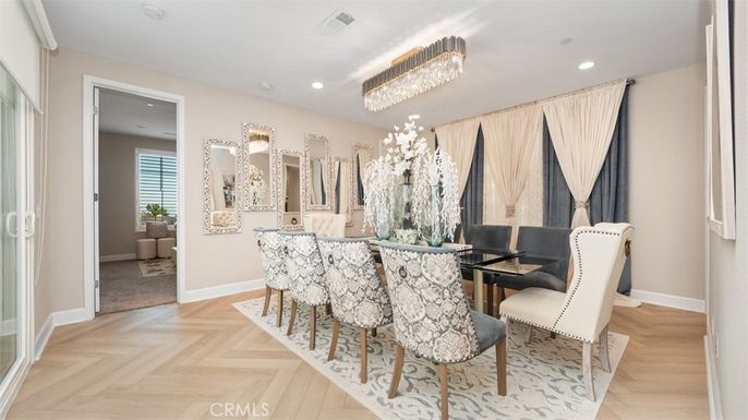 Chandelier, Dining room, Interior, Recessed Lighting, Wood Texture Flooring