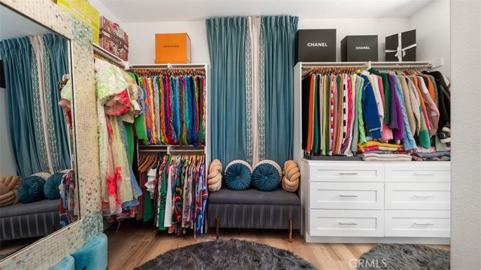 Interior, Walk-in Closets, Wood Texture Flooring