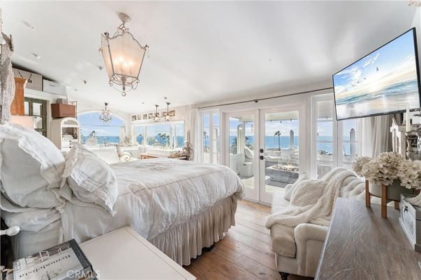 Bedroom, Chandelier, Interior, Pendant Lights, Water, Wood Texture Flooring