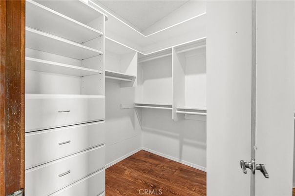 Interior, Walk-in Closets, Wood Texture Flooring