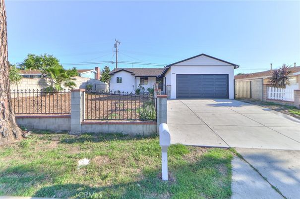 Backyard, Detached Garage, Exterior