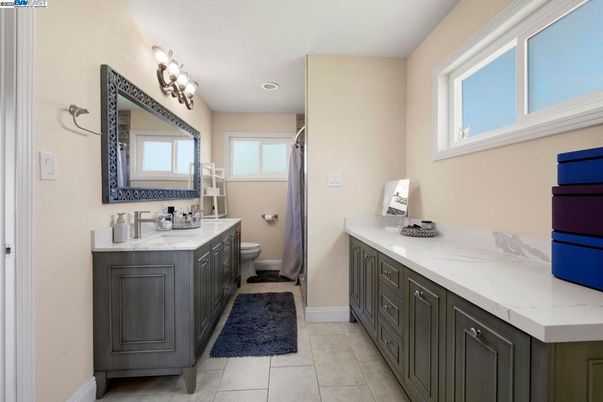 Bathroom, Dual Sink Vanities, Interior, Recessed Lighting